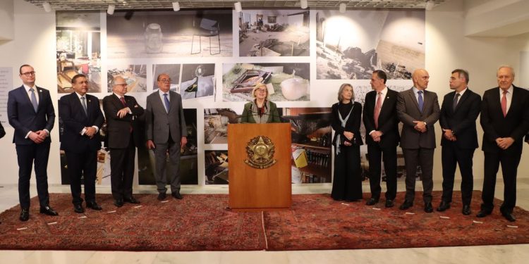 STF lança livro e documentário sobre ataques de 8 de janeiro