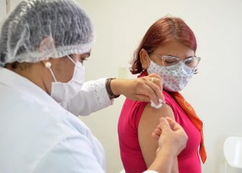 Dois pontos móveis realizam ação preventiva com vacinação em João Pessoa