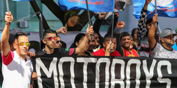 Motoboys pressionam por melhor acordo com empresas de aplicativo