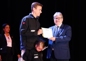 Governador participa de formatura de 485 formandos da Polícia Civil e assina convocação para nomear concursados