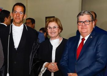 João Azevêdo prestigia posse de novo membro efetivo do TRE-PB, juiz federal Bruno Teixeira de Paiva