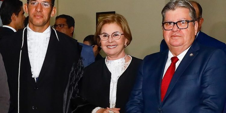João Azevêdo prestigia posse de novo membro efetivo do TRE-PB, juiz federal Bruno Teixeira de Paiva