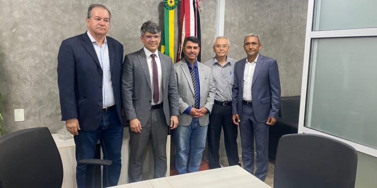 Presidente da CMJP recebe vereadores de Santa Rita e discute criação do Parlamento da Região Metropolitana