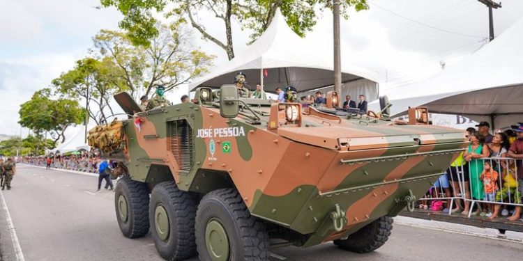 Vice-governador participa de desfile cívico-militar da Independência do Brasil em João Pessoa