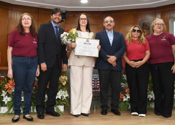 CMJP comemora 103 anos da Escola Isabel Maria das Neves e homenageia professora