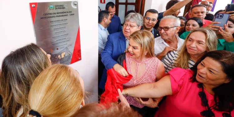 João Azevêdo inaugura Centro de Referência do Artesanato Paraibano