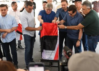 João Azevêdo inaugura pavimentação da PB-293 e travessias urbanas de Vista Serrana e Paulista