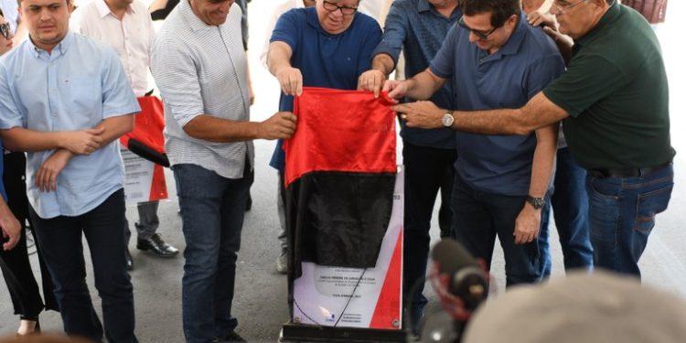 João Azevêdo inaugura pavimentação da PB-293 e travessias urbanas de Vista Serrana e Paulista