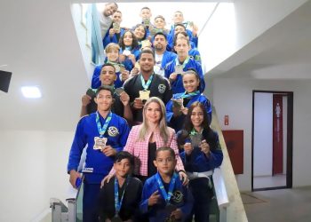 Karla Pimentel recebe atletas beneficiados pelo programa Bolsa Atleta
