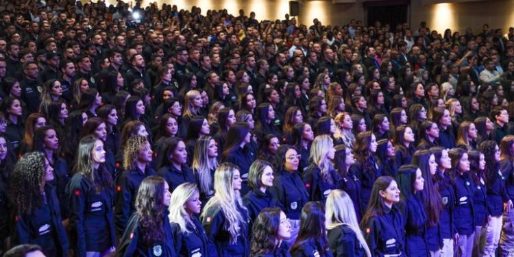 Governador participa de formatura de 485 formandos da Polícia Civil e assina convocação para nomear concursados