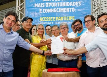 João Azevêdo participa do ODE em São Bento, discute prioridades da população e entrega benefícios à região