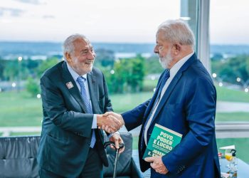 Lula conversa com Stiglitz e agradece apoio às medidas econômicas
