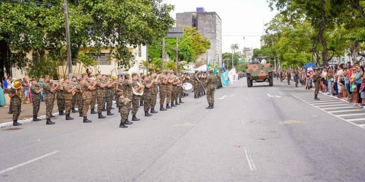 Vice-governador participa de desfile cívico-militar da Independência do Brasil em João Pessoa