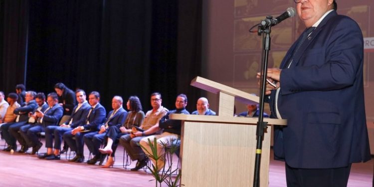 Governador participa de formatura de 485 formandos da Polícia Civil e assina convocação para nomear concursados