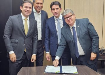 João Azevêdo garante novos investimentos no Porto de Cabedelo e confirma visita de ministro Sílvio Costa Filho à Paraíba