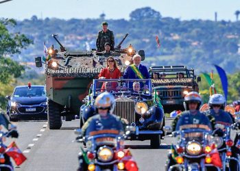 Desfile de 7 de setembro, em Brasília, emociona público