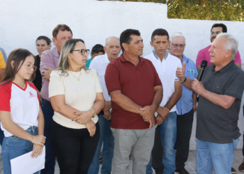 Mais uma obra: prefeito de Cajazeiras inaugura quadra poliesportiva no Distrito de Catolé