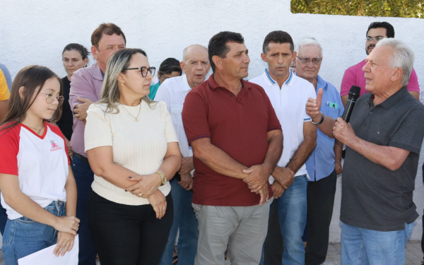 Mais uma obra: prefeito de Cajazeiras inaugura quadra poliesportiva no Distrito de Catolé