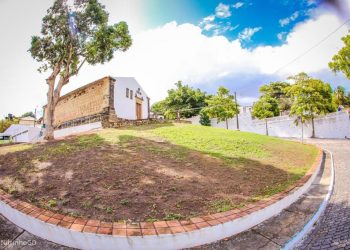 Arte circense e cortejo pelo Centro Histórico marcam programação deste domingo
