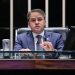 Efraim assina PEC para criminalizar uso e posse de qualquer quantidade de droga