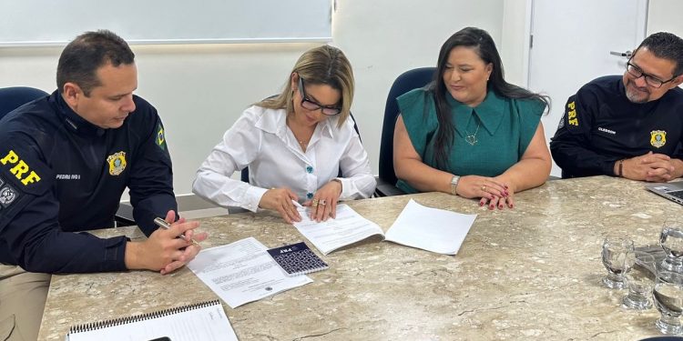 Conde e PRF renovam parceria de projeto de educação para o trânsito nas escolas da rede municipal