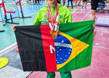 No Peru, Mayara Rocha conquista título sul-americano de Powerlifting e bate recorde sul-americano no agachamento