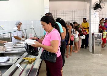 PRATO DO POVO: 12 mil refeições são distribuídas em 1 mês de funcionamento do Restaurante Popular