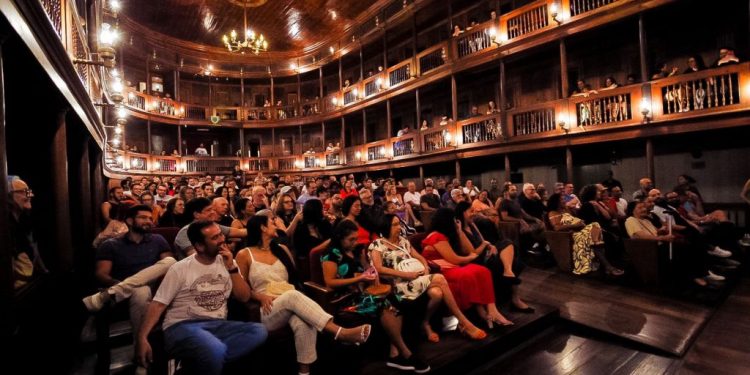 Ações na Casa da Pólvora, no Hotel Globo e espetáculo no Teatro Santa Roza marcam segundo dia