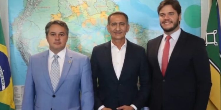 Bruno pede apoio ao ministro do Desenvolvimento Regional para obras e ações voltadas à zona rural de Campina Grande