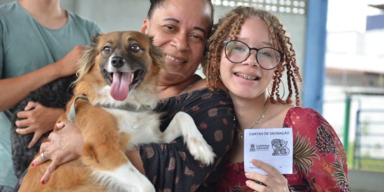 Vacinação antirrábica: Campina aplica 100% das vacinas recebidas e aguarda mais doses para novas ações da campanha