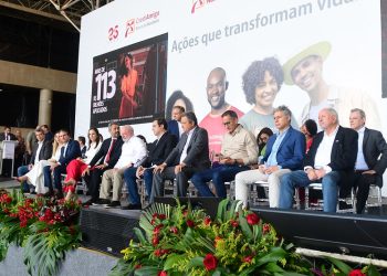 Durante visita de Lula a sede do BNB, Neto Franca participa do anúncio sobre expansão de programas