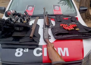 Polícia Militar prende dois suspeitos e apreende armas e coletes balísticos em Juazeirinho