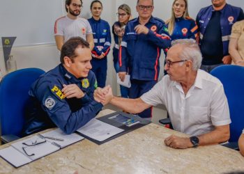Cícero Lucena faz pactuação com a PRF para operação de novas ambulâncias para atender população