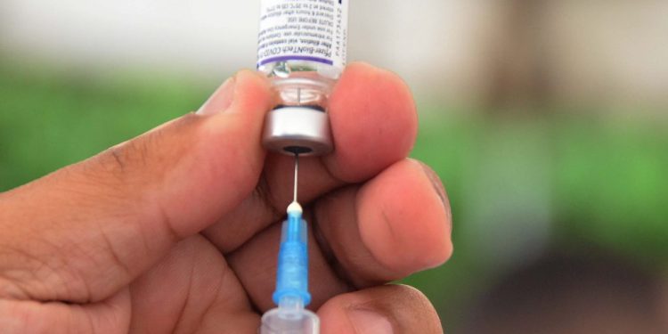 Vacinação em João Pessoa é suspensa no feriado e será retomada na próxima segunda-feira