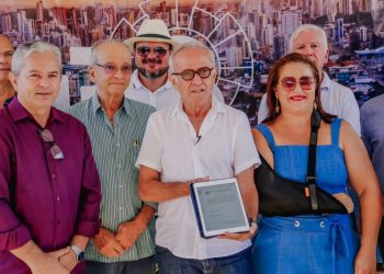 Cícero autoriza pavimentação de 14 ruas no Bessa e Aeroclube, e acompanha andamento das obras de drenagem que vão beneficiar os dois bairros