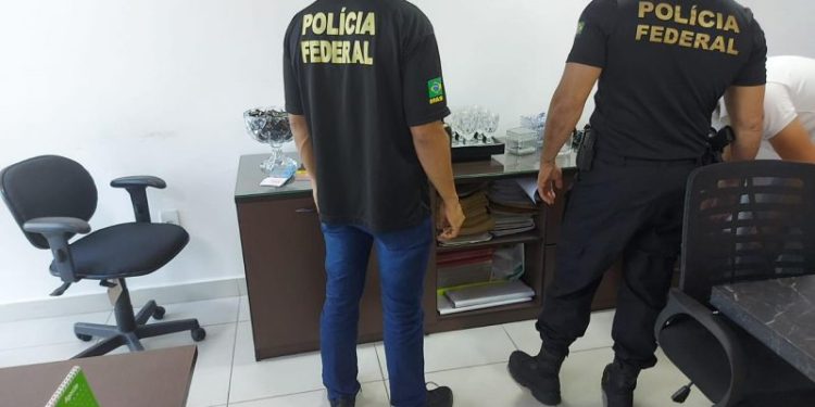 Polícia Federal investiga servidor que teria desviado R$ 9 milhões de contas do TRT da Paraíba