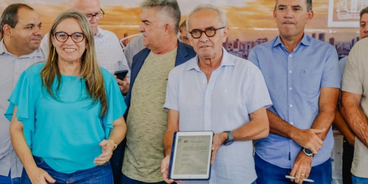 Cícero autoriza obras de reforma, ampliação e modernização da Escola Celso Furtado