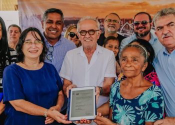 Prefeito autoriza obras de reconstrução da Lavanderia Comunitária de Mandacaru