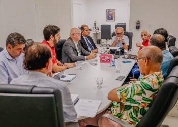 Em reunião com Associação Folia de Rua e vereadores, Cícero discute formato para as prévias carnavalescas de 2024