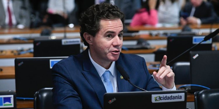 ALERTA: Veneziano se posiciona duramente contra PEC que permite a venda de sangue humano