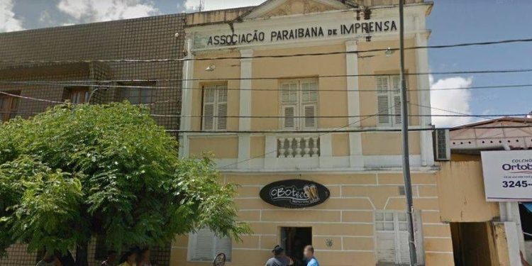 Veneziano parabeniza API pelos 90 anos de fundação e destaca iniciativas de seu mandato em favor dos jornalistas