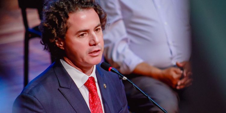 No lançamento do novo PAC na Paraíba, Veneziano destaca contribuição da Câmara e do Senado para possibilitar os investimentos