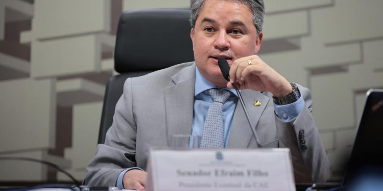 Efraim Filho destina mais de R$1 milhão para aquisição de veículos para a Saúde