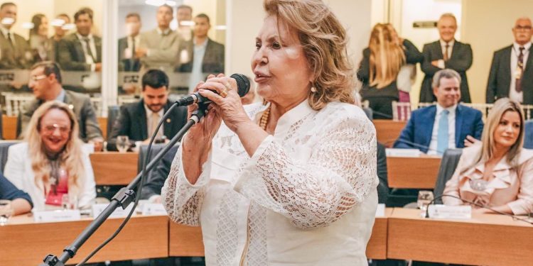 Na Assembleia, deputada Francisca Motta repercute abertura oficial da Festa da Guia