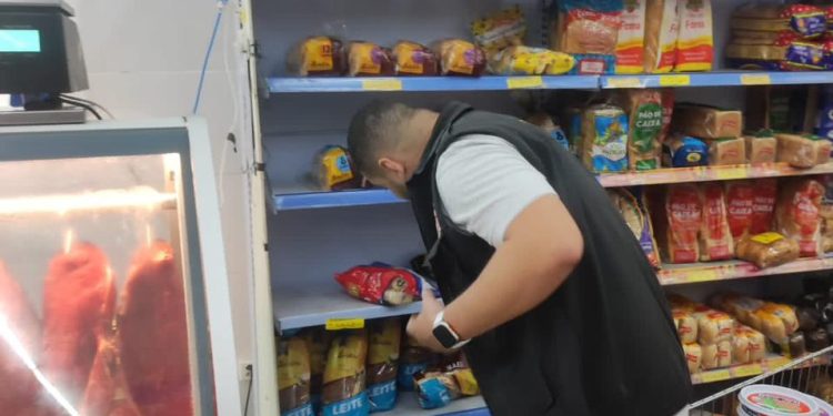 Procon apreende mais de 20kg de carne estragada durante ação em Santa Rita