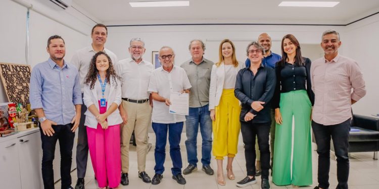 Cícero assina pacto para criação do Farol Digital e transformar a Capital em um grande polo de inovação