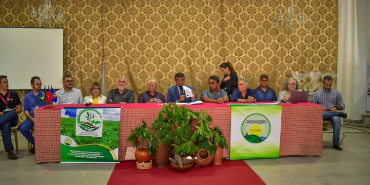 ALPB debate criação do Plano Estadual de Desenvolvimento da Mandiocultura, em Mari