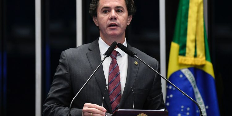 Veneziano alerta para mudança na proposta batizada de “PEC Vampiro”, para possibilitar a venda de sangue humano