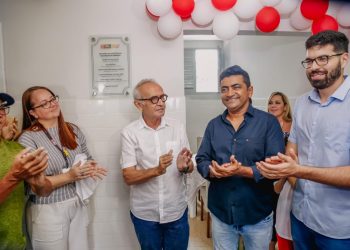 Cícero Lucena entrega Residência Terapêutica do Rangel