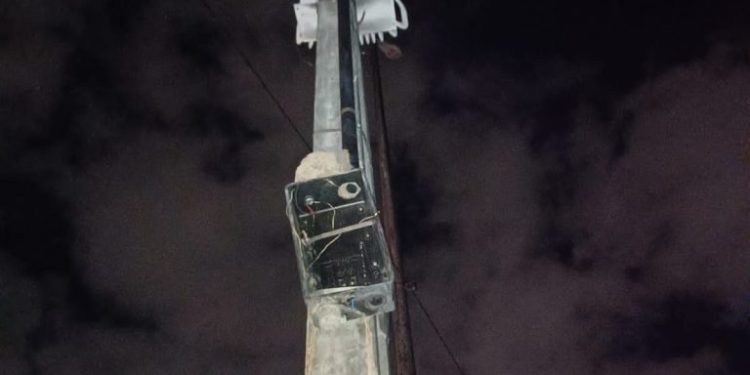 ESCURIDÃO: Medidor de energia, quadro de comando e cabos elétricos são furtados na BR-230